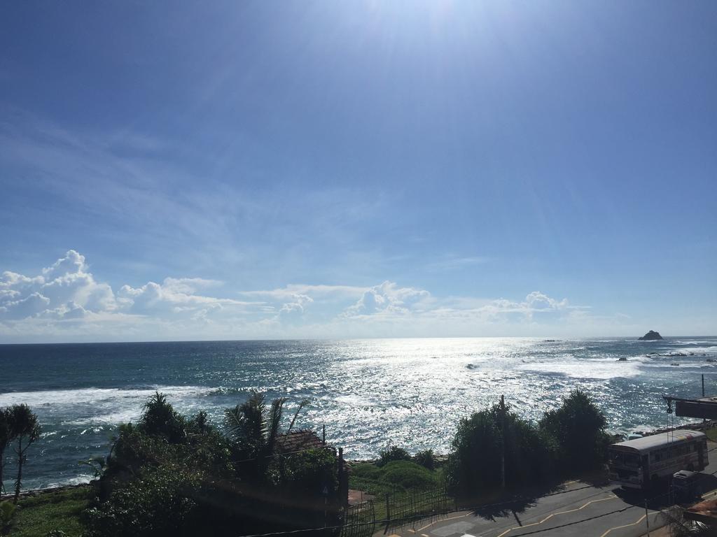 Cheeky Monkey Surf Camp Hotell Weligama Eksteriør bilde