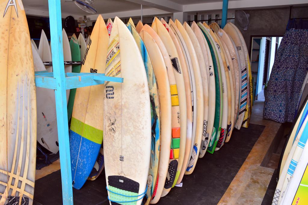 Cheeky Monkey Surf Camp Hotell Weligama Eksteriør bilde