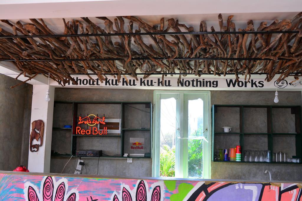 Cheeky Monkey Surf Camp Hotell Weligama Eksteriør bilde