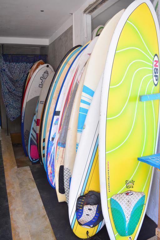 Cheeky Monkey Surf Camp Hotell Weligama Eksteriør bilde