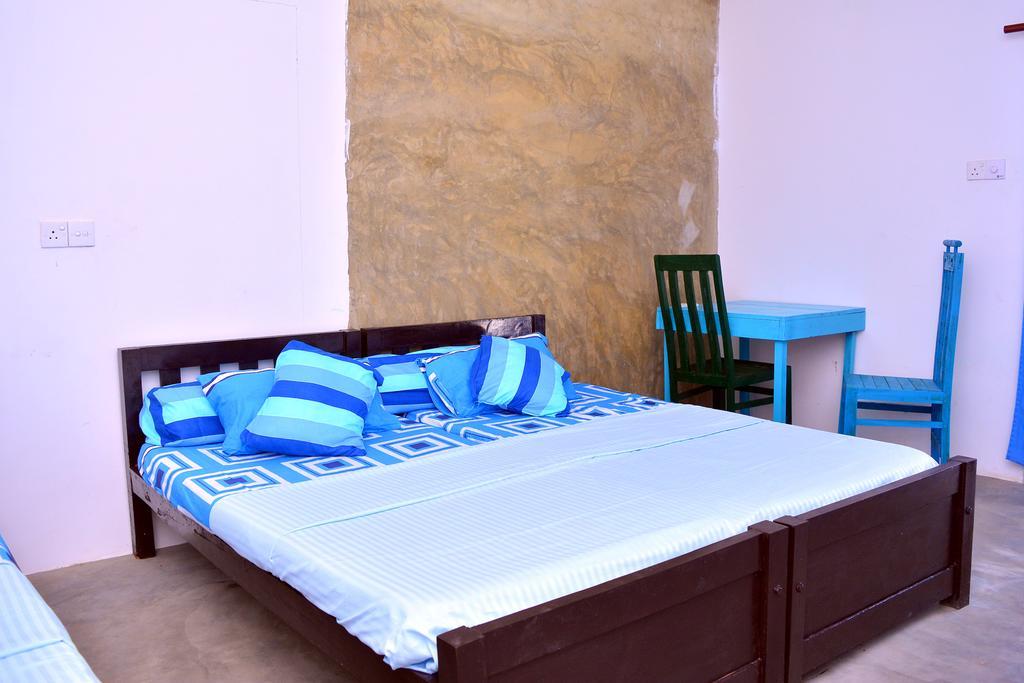 Cheeky Monkey Surf Camp Hotell Weligama Eksteriør bilde
