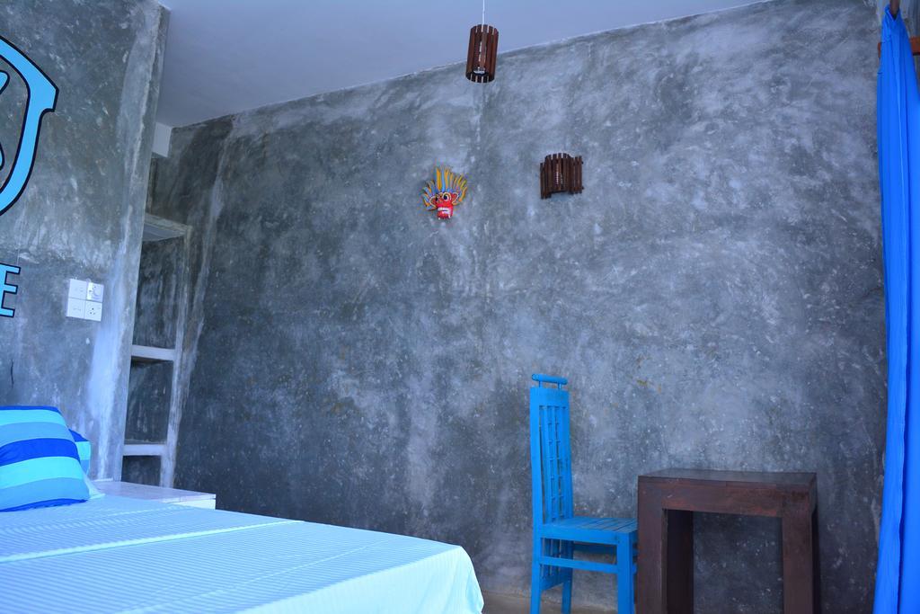 Cheeky Monkey Surf Camp Hotell Weligama Eksteriør bilde