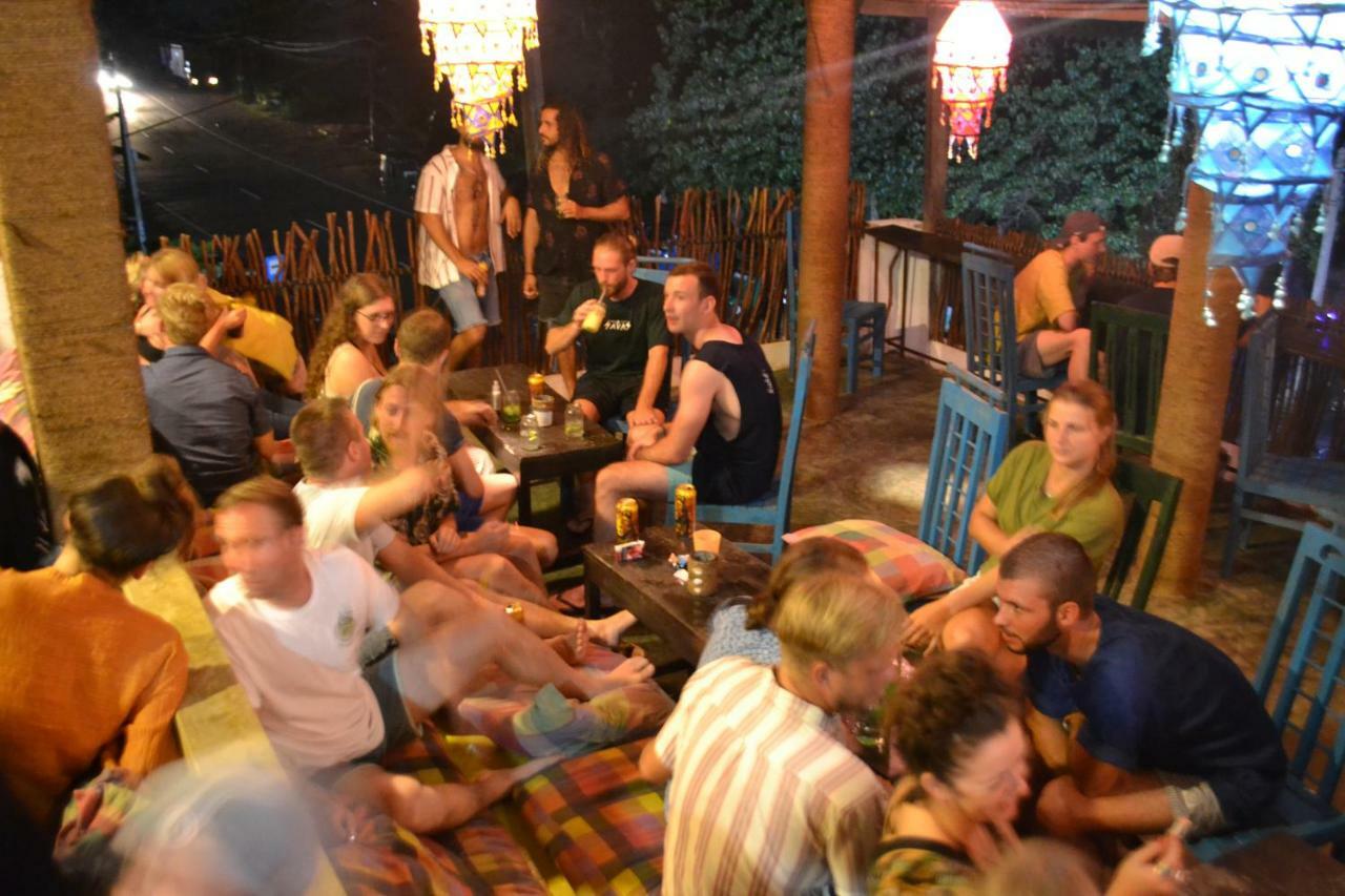 Cheeky Monkey Surf Camp Hotell Weligama Eksteriør bilde