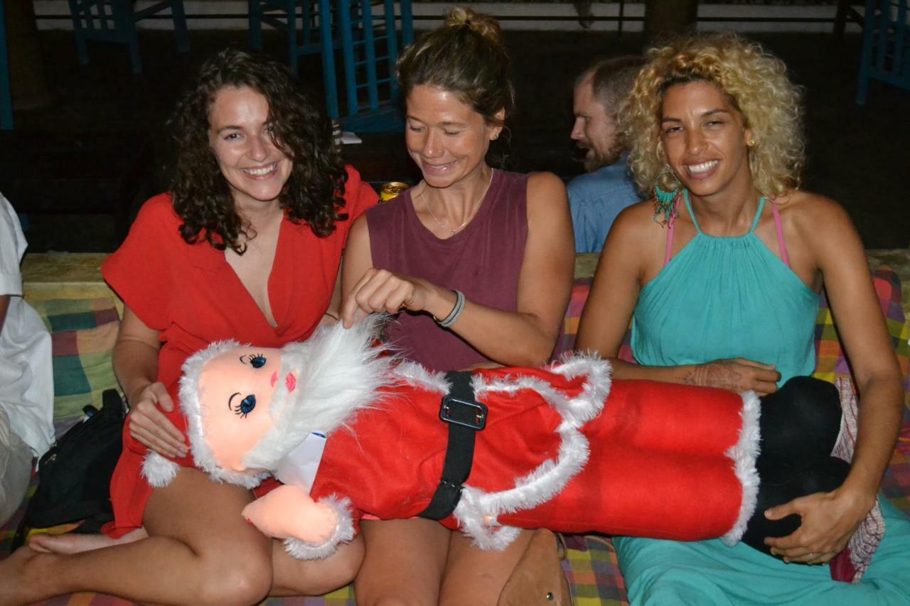 Cheeky Monkey Surf Camp Hotell Weligama Eksteriør bilde